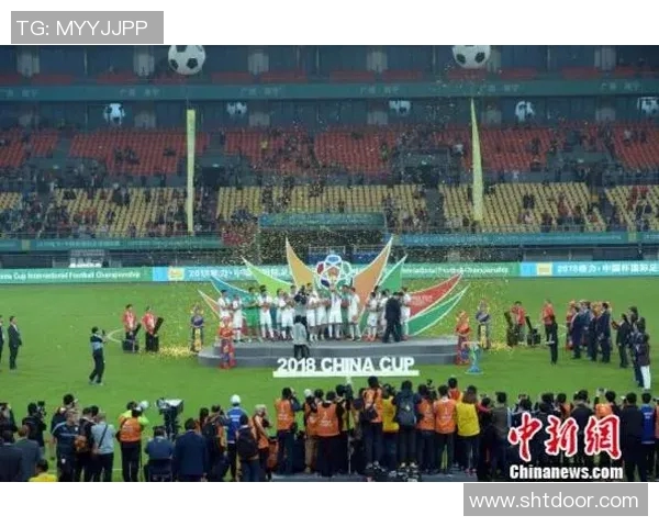 武汉排球队在联合会杯中的团队协作表现值得称赞与思考 武汉排球队在联合会杯中的团队协作表现值得称赞与思考